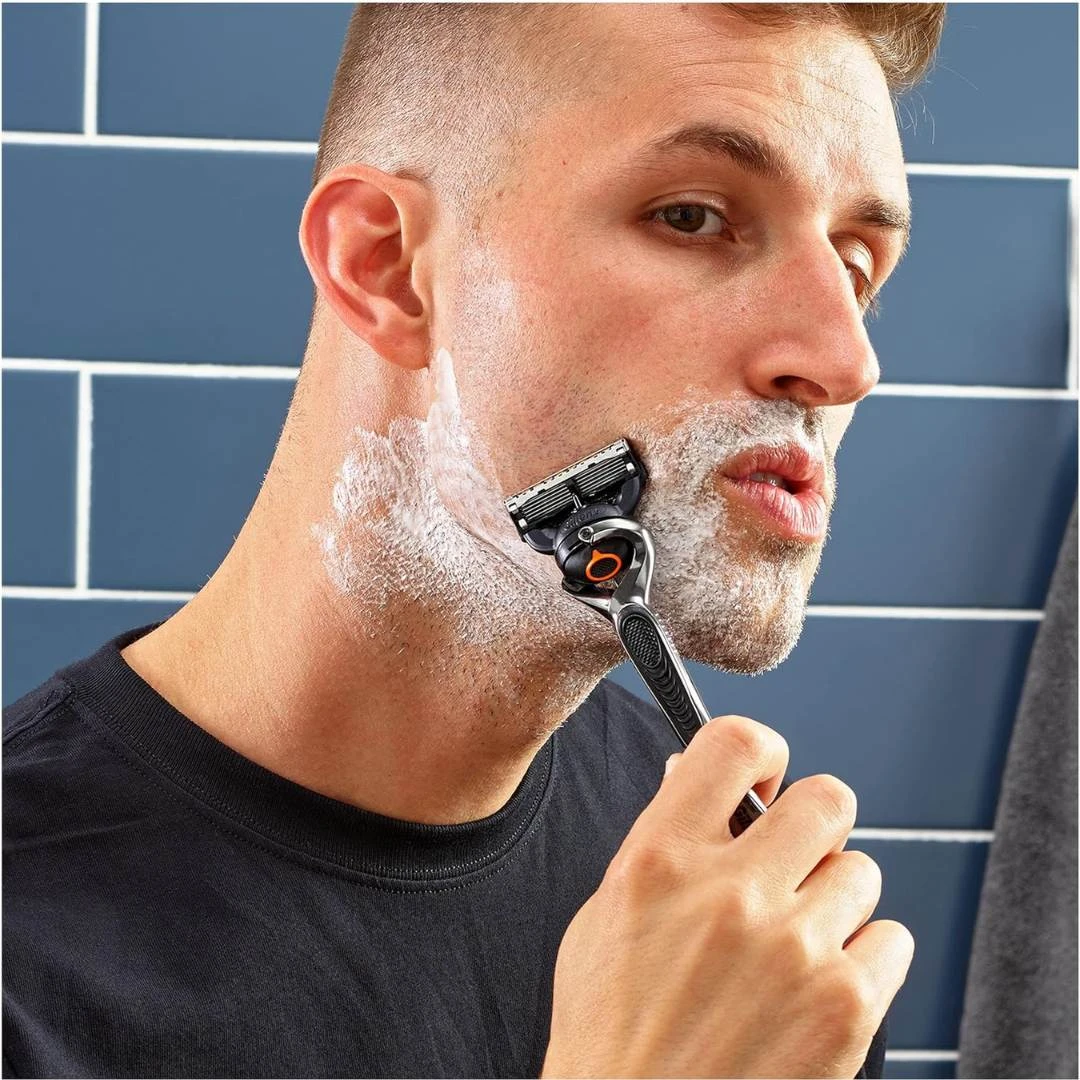 Gillette® Aparat FUSION5 sa 4 Brijača i Držačem za Brijač