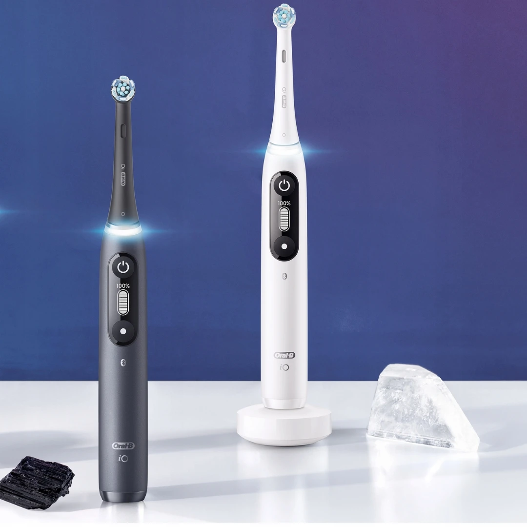 Oral-B® iO 7 Električna Četkica za Zube Duo Pack (Bela + Crna)